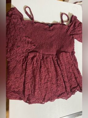 TORRID 4 Lace Smocked Off-Shoulder Women's Top - Burgundy #2061